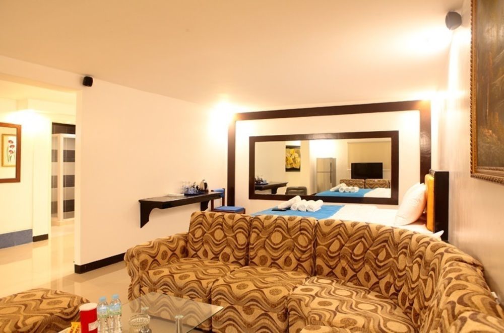 Vf Four Season Hotel Angeles Εξωτερικό φωτογραφία